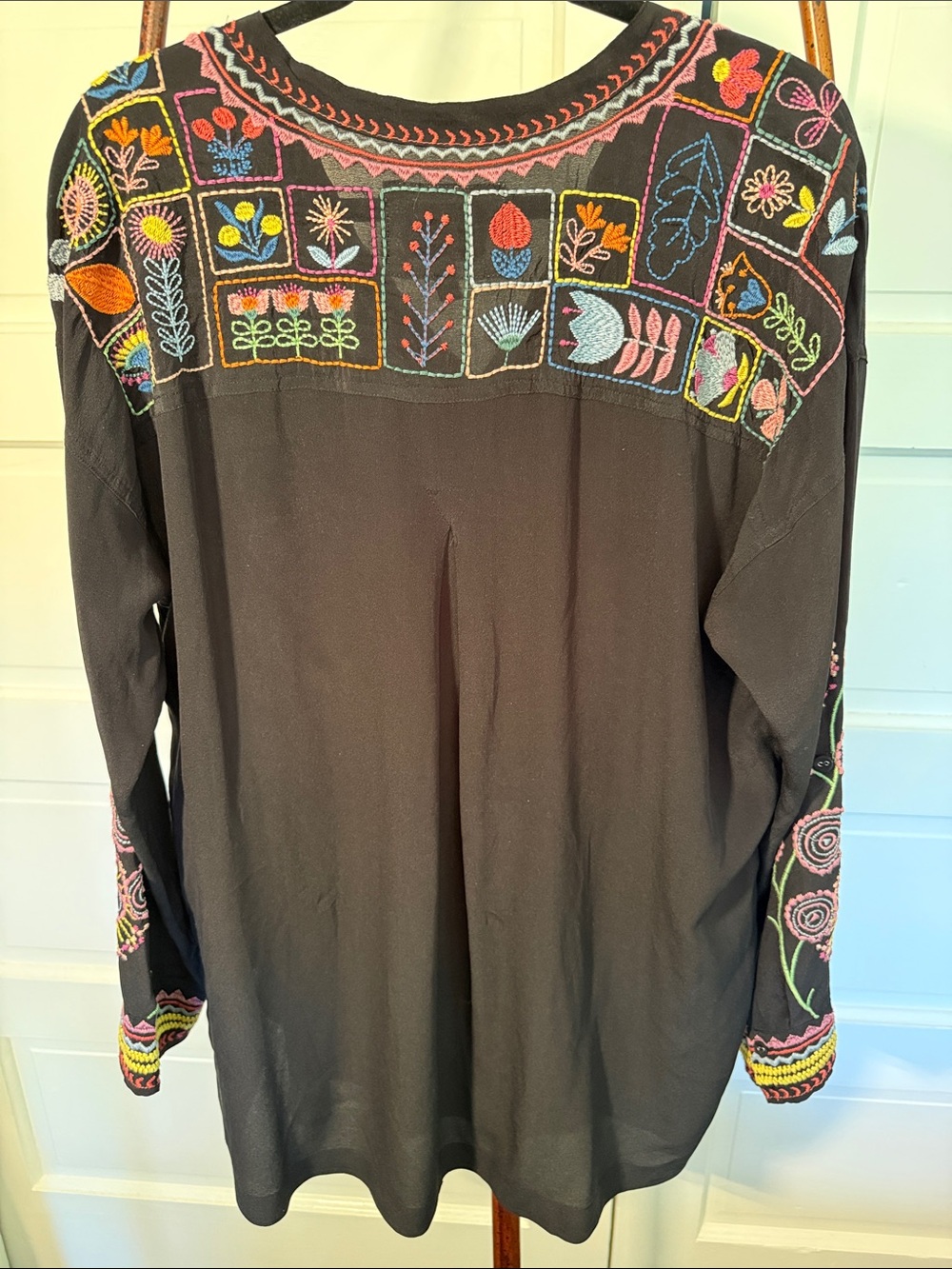 Johnny Was 100% Silk Embroidered Tunic Top Floral Boho Art to Wear XL - Picture 4 of 12